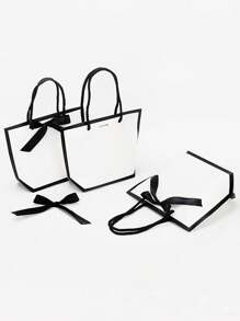 1pc/5pcs/10pcs Elegant Minimalist Black, White & Gold Framed Butterfly Decor Gift Bags, Large Horizontal Tote Bags, Black Frame & Gold Frame White Paper Bags, Premium Minimalist Shopping Bags, Suitable For Halloween Party, Christmas Party, Back To School Outdoor Activities, Clothing, Cosmetics, Summer Weddings, Family Gifts, Couple Gifts Valentine's Day