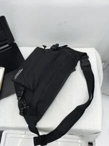 De nieuwe klassieke Joker Multi-Pocket Zipper Design Effen Kleur Nylon Waterdichte Stof Diagonale Schouder Borsttas is Geschikt voor Reizen.