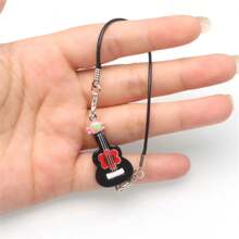 2 pièces/4 pièces/6 pièces Modèle de bouteille d'eau de guitare mini aléatoire, accessoires de scène de tasse d'eau OB1, décoration miniature