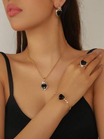 4 件/套水晶心形项链、1 对耳环、手链、戒指、吊坠首饰套装，适合送给她的情人节礼物