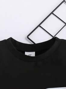 2 Stücke/Set Jungen Lässig Numerisch Grafisch bedrucktes Kurzarm T-Shirt und Shorts Design, bequeme Sommer Kinderkleidung