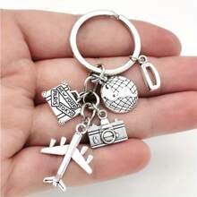 Llavero con tema de viaje de 26 letras con encantos de avión, globo y cámara - Llavero circular con alfabeto, regalo de cumpleaños y vacaciones, llavero casual de aleación de zinc, adecuado para accesorios de automóvil, dije de bolso, mochila para la escuela, gótico lindo y Y2k - Plata antigua - Ver 6