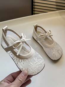 Sapatilhas femininas de bico redondo vazado, modelo slip-on, com estampa floral, confortáveis e com cadarço, elegantes e modernas. - Bege - Ver 1