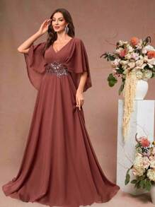 UNITHORSE Vestido de dama de honor de chifón con volantes en el frente, bordado y cuentas en escote en V - Color caoba - Ver 2