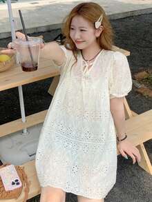 女士纯色系带领镂空刺绣休闲短袖衬衫，随意剪裁 - 杏色 - 查看 6