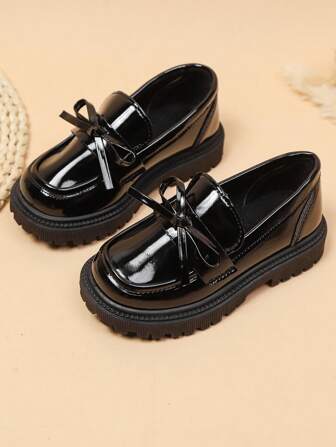 1 双时尚可爱蝴蝶结 PU 珍珠钩环防滑耐用舒适百搭女童平底鞋，适合春秋户外、日常、派对和学校穿着玛丽珍乐福鞋