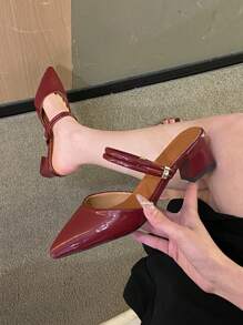 Sandalias de tacón grueso con punta puntiaguda patentado para mujer, nuevas sandalias de verano 2025 suave con punta cerrada y tacón medio versátil sin talón, sandalias de tacón alto puntiagudas patentado negro sin talón versátiles para mujer, nuevas bombas de tacón grueso con tira y punta cerrada para el verano