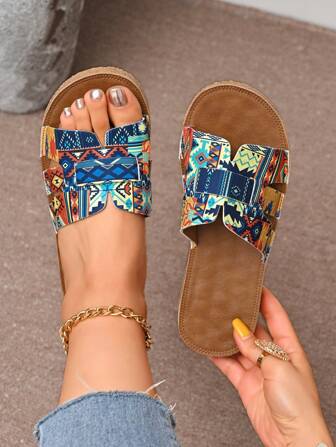 女士不对称印花平底凉鞋，镂空设计沙滩凉鞋