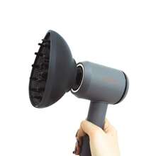 Jocca Secador de cabelo sem escova | Potente, silencioso e compacto | Tecnologia iônica, 4 temperaturas, 2 velocidades, autolimpeza, acessórios magnéticos, proteção contra superaquecimento, motor de longa duração, caixa magnética | 1600-1800 W