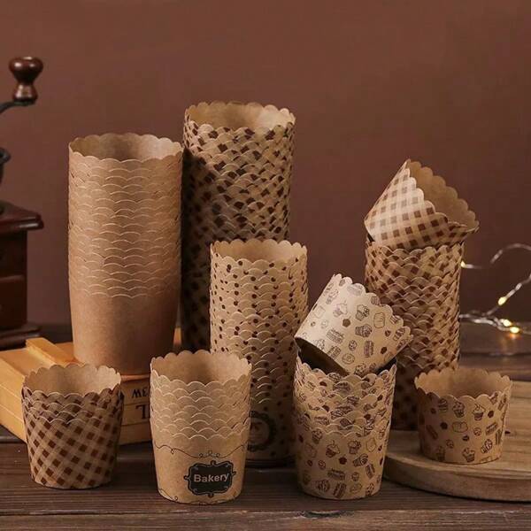 50 piezas Tazas para hornear de papel kraft resistente - Forros a prueba de grasa para magdalenas y muffins, aptos para bodas, Navidad, fiestas de cumpleaños y esenciales de horneado de otoño, excelentes para fiestas en casa