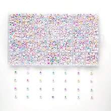 1400 颗字母珠，28 种款式，友谊手链 DIY 字母珠子套件，用于珠宝制作，包括珠子容器