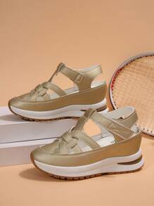 1 Pair Women Thick Sole Hollow Breathable Casual Platform Sandals,Hook And Loop Closure, Fashion Versatile Black Sports Shoes