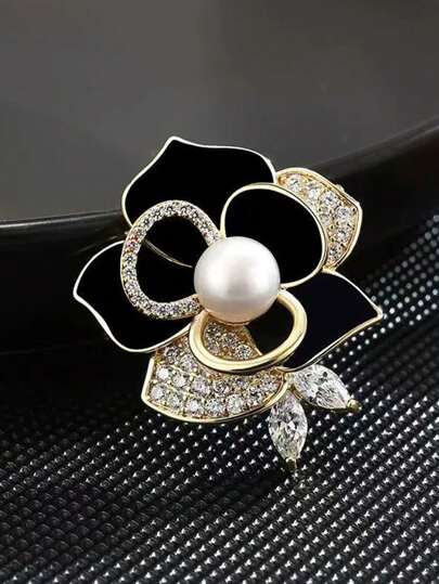 1PC Camellia Brooch High-End Women's Corsage Pin Design Sense Niche Faux Pearl Brooch Coat High-End Accessory Pin - The Perfect Gift Dress Accessories Pin For Clothes Bag Charm School Office Accessories Shirts Jacket Jewelry Christmas Halloween Clothes Pin Funny Cute Teacher Gifts Gifts For Mother, Father, Graduation, And Teacher