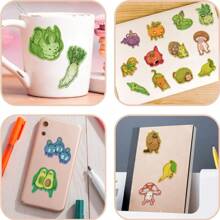 50 pièces Autocollants de fruits, légumes et petits animaux de bande dessinée, convenant à une variété de surfaces telles que les ordinateurs portables, les téléphones mobiles, les bouteilles d'eau, etc. Impression HD, image nette et conception à haute viscosité, garantissant que l'autocollant reste ferme et ne se détache pas facilement.