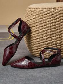 Chaussures plates pointues à lacets pour femmes, élégantes pour le trajet, le bureau, les sorties décontractées et l'extérieur. Confortables plates à enfiler ajourées. Automne, rouge vin