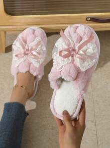 Mignonne pantoufles de maison avec nœud en dentelle pour femmes, pantoufles confortables et légères, douillettes et antidérapantes pour l'automne et l'hiver