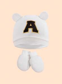 一套柔软白色针织婴儿帽，印有26个字母，新生儿医院帽，配套手套，适合日常保暖和保护男婴和女婴。
