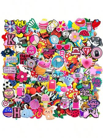 随机10/30/50/100个凉鞋鞋饰，PVC材质，适合圣诞节、生日、派对等场合，也可作为礼物赠送给青少年、男士、女士和成人，夏季或学校穿着。