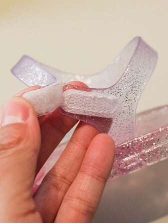 Fashion Girls Heart-Shaped Ornament Princess Shoes, Children's Jelly Hollow Breathable Beach Sandals For Outdoor Play In Summer