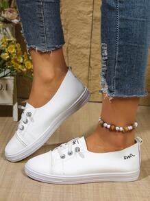 最新时尚百搭平底女士休闲鞋，舒适轻便的设计，适合校园的简约运动鞋风格