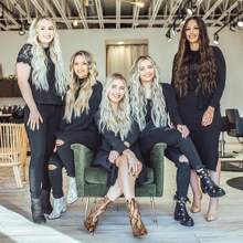 AOSHBAOSH 接发夹片 7 件 #613 漂白金色夹片接发真人发波浪卷发 110 克夹片接发真人发双纬 (10 英寸-22 英寸) - S1/613 - 查看 9