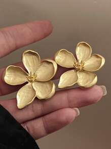 磨砂质感花朵复古不对称金属花朵耳环女欧美轻奢大气设计感时尚耳钉