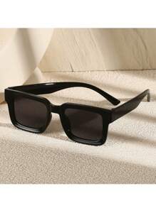 女士厚框方形眼镜凹面款式照片时尚眼镜