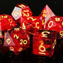 Ensemble de dés en résine rouge élégant avec feuille d'or, au design complexe, avec des formes polyédriques incluant un D20 - Convient pour les jeux de rôle et les jeux de plateau Cthulhu