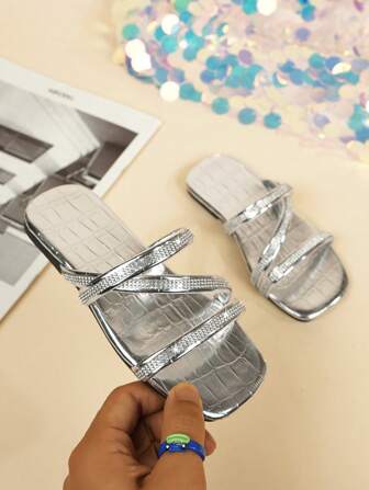 儿童时尚简约方头平底带休闲沙滩拖鞋，儿童春夏凉鞋