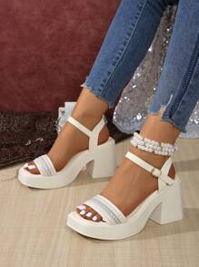 2025 Neue quadratische Plateau-High-Heel-Sandalen für Frauen, vielseitig zu Kleid, Strand oder Freizeitmode Sommer Pantoletten tragbar