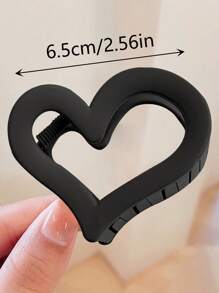 1Pc Color Random Women's Medium Black, White, Brown, Khaki 2.56 In Heart-Shaped Plastic Hair Clips, Fashion, Elegant, Simple, Solid Color, Suitable For Daily, Outdoor, Casual, Party, Commuting, Vacation, Washing Face, Makeup, Matching Clothes, Hair Accessories Valentine's Day Valentines Bathroom Decor Summer Back To School
