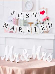 4pcs/Set Mr & Mrs Sign Banner With Ribbon For Wedding Table, Vintage Mr & Mrs Letters For Dessert Table, Wedding Table Stand Sign, Wedding Party Decor, Couple Gift, Home Decoration Gifts Birthday Graduation