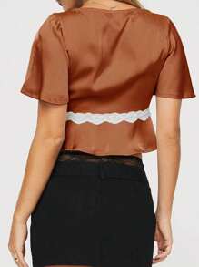 Women Lace Patchwork Short Sleeve Shirts Summer Deep V Neck Satin Silk Crop Tops Elegant Aesthetic Ruffle Hem Pullovers Blouse - 棕色 - 查看 2