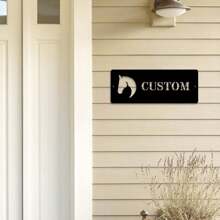 1 pièce Plaque signalétique personnalisable pour box de cheval - Panneau mural en métal personnalisé avec un design élégant de silhouette de cheval - Décoration rustique pour les salles de sellerie et les espaces équestres, Signalisation personnalisée | Décoration de style western | Plaque murale, Cadeaux de décoration de cheval Anniversaire Remise des diplômes, Multifonctionnel, Durable, Ornemental, Réutilisable, Exquis, Élégant, Haute qualité, Coloré, Moderne, Personnalisé, Unique, Salle de thé, Maison, Jardin, Bureau, Impression graphique