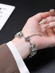 1pc Fashion Apple WatchBand Watch Strap Silver Bracelet Women,Geometric Floral Openwork Rhinestone Pattern Design Perfectly Fits The Wrist,Rhinestone Metal Shiny Strap, Compatible With Apple Watch Series 10/9/8/7/SE/6/5/4, 38mm 40mm 41mm 42mm 44mm 45mm 46mm 49mm, Smart Watch Strap, Bracelet Wristband Suitable For Her Gifts, Gifts To Friends,Adjustable AppleWatch Band