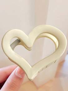 1Pc Color Random Women's Medium Black, White, Brown, Khaki 2.56 In Heart-Shaped Plastic Hair Clips, Fashion, Elegant, Simple, Solid Color, Suitable For Daily, Outdoor, Casual, Party, Commuting, Vacation, Washing Face, Makeup, Matching Clothes, Hair Accessories Valentine's Day Valentines Bathroom Decor Summer Back To School