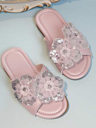 新款儿童拖鞋，时尚百搭平底凉鞋，防滑鞋底，甜美花朵女童鞋