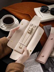 1 Stück kompakter Reise-Schmuckorganizer, tragbarer Schmuckkoffer aus Leder für Frauen, Mini-Schmuckbox für Ohrringe/Ringe/Halsketten/Armbänder, multifunktionale Schmuckaufbewahrungstasche mit Reißverschluss - perfekt für Zuhause, Reisen, Schulanfang, Brautjungferngeschenke, Muttertag, Geburtstag und Feiertagsartikel