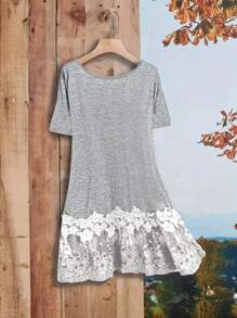 Abito corto da donna taglie forti con decorazione in pizzo, elegante e alla moda