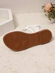 1双白色加大码女童时尚凉鞋，纯色PU编织带，闪亮彩色蝴蝶装饰，弹性踝带，圆头露趾，平底防滑舒适优雅可爱罗马凉鞋，适合3-15岁女孩，日常、休闲、派对、旅行皆宜，2026春夏款 - 白色 - 查看 7