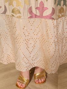 2026新款斋月传统优雅刺绣串珠连衣裙，V领，高端阿拉伯女装，春夏款 - 杏色 - 查看 6