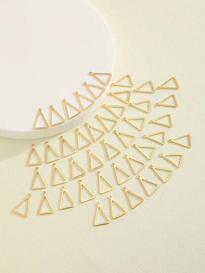 43 piezas de accesorios de metal con pendientes triangulares colgantes