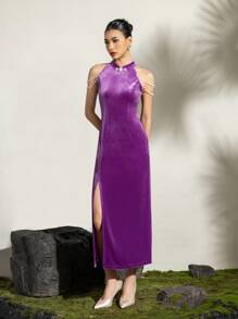 Elegant Velvet Qipao With Sleeveless Stand Up Collar & Pearl Embellishments High-Slit Evening Dress For Formal Occasions, Weddings, And Luxury Events | Modern Sophistication Blended With Traditional Charm (Seasonless)New Chinese Style Cheongsam Qipao Dress - Purple - View 5