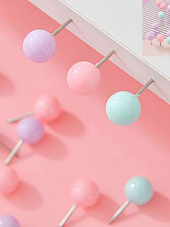 100 piezas/Caja Chinchetas con forma de macarrón, adecuadas para tableros de anuncios, tableros de corcho, paredes, mapas, calendarios, fotos, chinchetas redondas transparentes, chinchetas para mapas, con caja de almacenamiento. 60 piezas/Caja Chinchetas de punta de acero de gran tamaño y alfileres de plástico transparente para estudio diario, almacenamiento de datos de oficina y organización de archivos