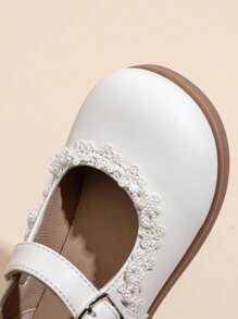 1 para dziewczęcych eleganckich skórzanych płaskich butów z kwiatowym wzorem, odpowiednich na lato