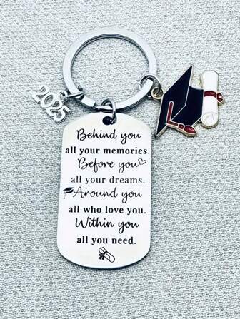 2025 毕业生钥匙扣 - 送给同学、女朋友和高年级学生的独特礼物 - 不锈钢材质，矩形设计，学生毕业礼物