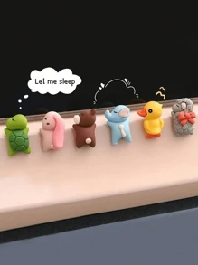 Urocze dekoracje na deskę rozdzielczą samochodu z motywem kreskówek - kolorowe miniaturowe ozdoby, które ulepszą Twoje wrażenia z jazdy, wykonane z żywicy odpornej na ciepło, łatwe w montażu za pomocą kleju bezśladowego, odpowiednie do desek rozdzielczych, lusterek wstecznych, klamek drzwi i otworów wentylacyjnych, dostępne w różnych stylach, spersonalizuj wnętrze swojego samochodu z zabawą i stylem, idealne do dodania uroku konsoli środkowej Twojego samochodu, wiele elementów