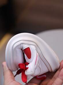 1 Pair Soft Anti-Slip Hook And Loop Closure Cute Heart Baby Shoes, All Seasons - Hot Pink - View 6