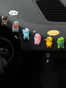 Urocze dekoracje na deskę rozdzielczą samochodu z motywem kreskówek - kolorowe miniaturowe ozdoby, które ulepszą Twoje wrażenia z jazdy, wykonane z żywicy odpornej na ciepło, łatwe w montażu za pomocą kleju bezśladowego, odpowiednie do desek rozdzielczych, lusterek wstecznych, klamek drzwi i otworów wentylacyjnych, dostępne w różnych stylach, spersonalizuj wnętrze swojego samochodu z zabawą i stylem, idealne do dodania uroku konsoli środkowej Twojego samochodu, wiele elementów