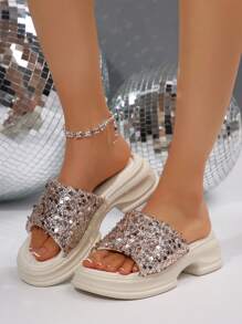 2025 Nuevas cómodas sandalias de cuña con puntera redonda y ajuste ancho, de color liso, para uso casual, para mujer. Sandalias ligeras y minimalistas de alta gama para uso casual al aire libre, con suela antideslizante. Sandalias de playa con brillo para vacaciones al aire libre.